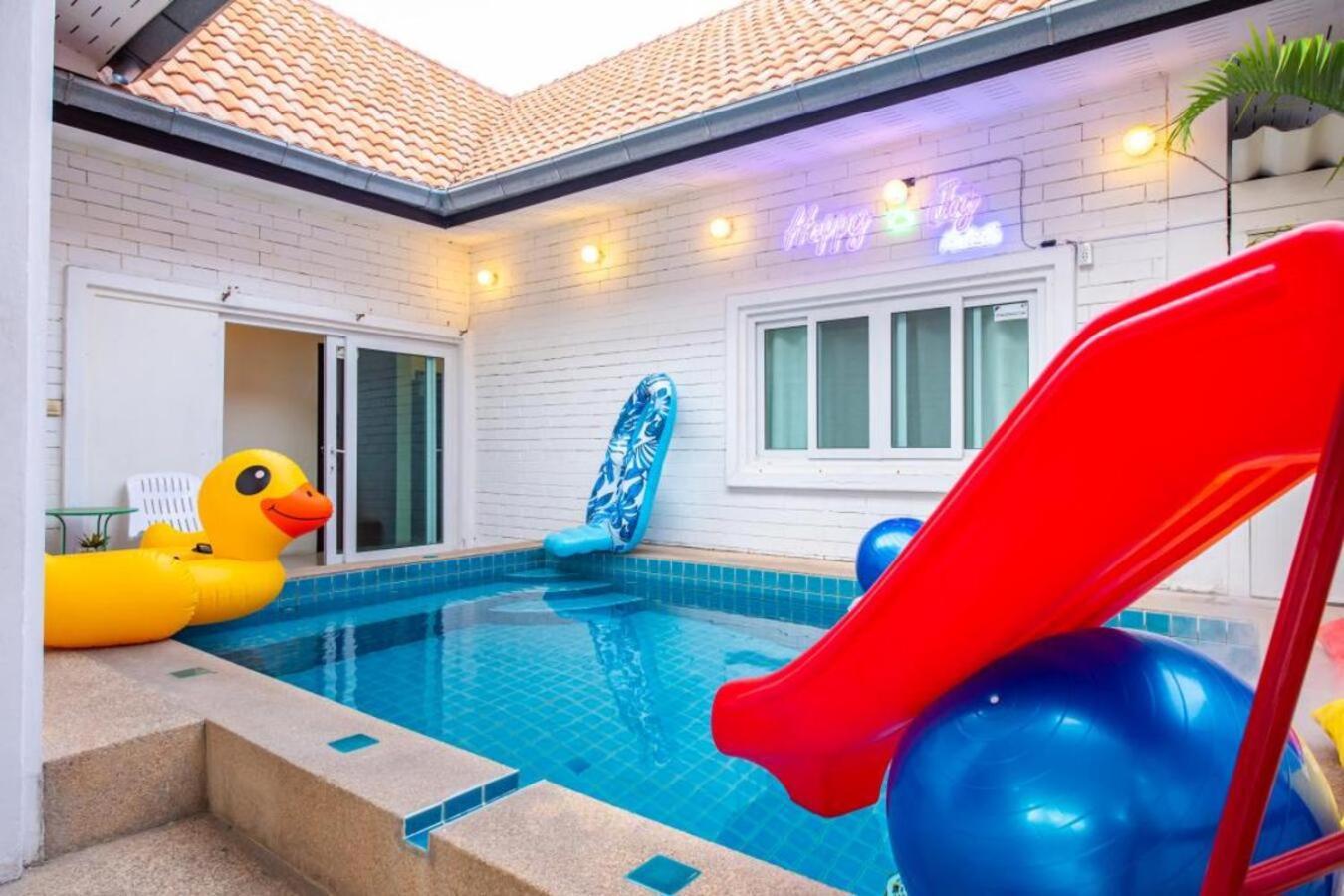Happy N Joy Pool Паттайя