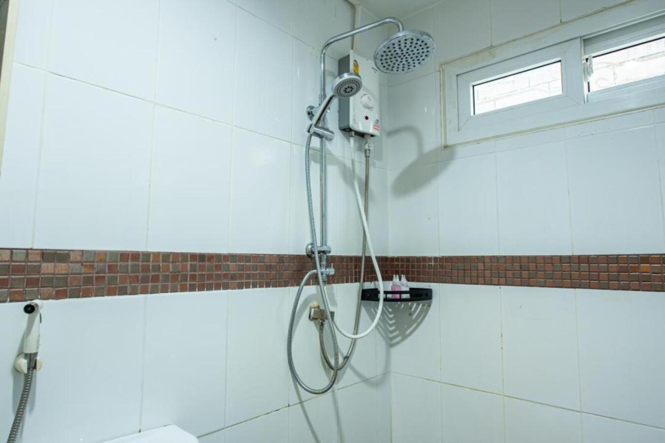 Happy N Joy Pool Вилла *
