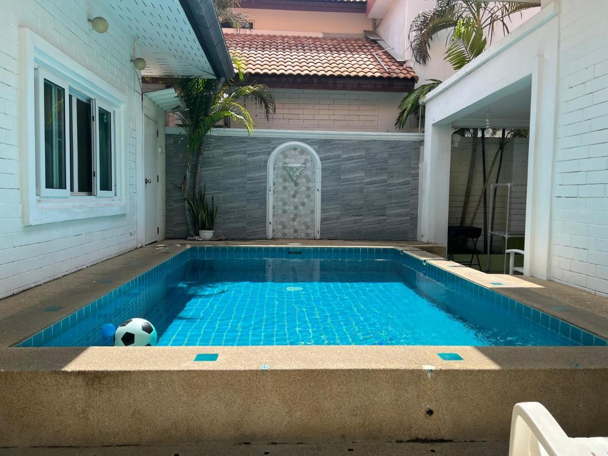 Happy N Joy Pool Pattaya